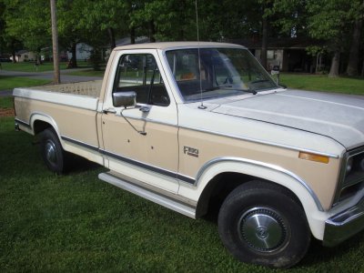 83_Ford_truck.jpg