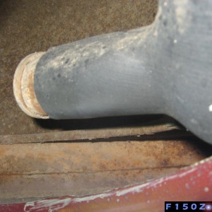 rear gas tank nozzle.jpg